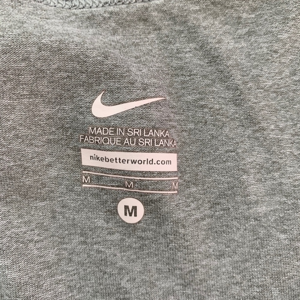 Nike tank top! - Picture 3 of 3
